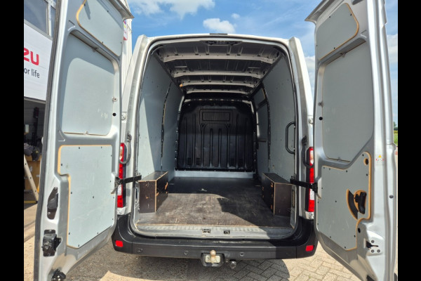 Renault Master T 35 2,3 dCi 135 Pk Euro 6 L2H2 38.690 Km Trekhaak PDC 3 Zits
