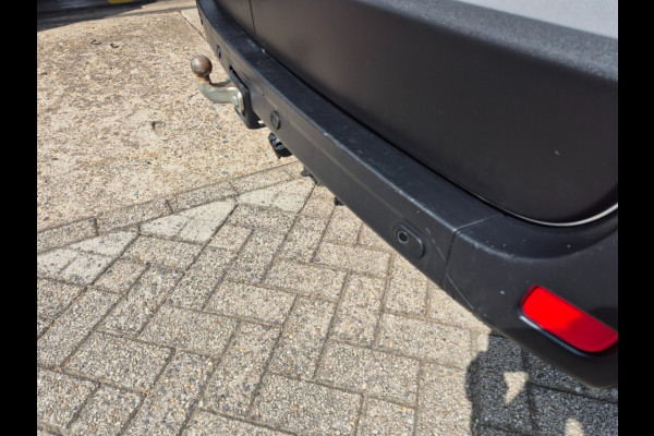 Renault Master T 35 2,3 dCi 135 Pk Euro 6 L2H2 38.690 Km Trekhaak PDC 3 Zits