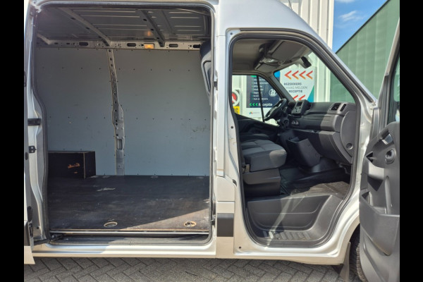 Renault Master T 35 2,3 dCi 135 Pk Euro 6 L2H2 38.690 Km Trekhaak PDC 3 Zits