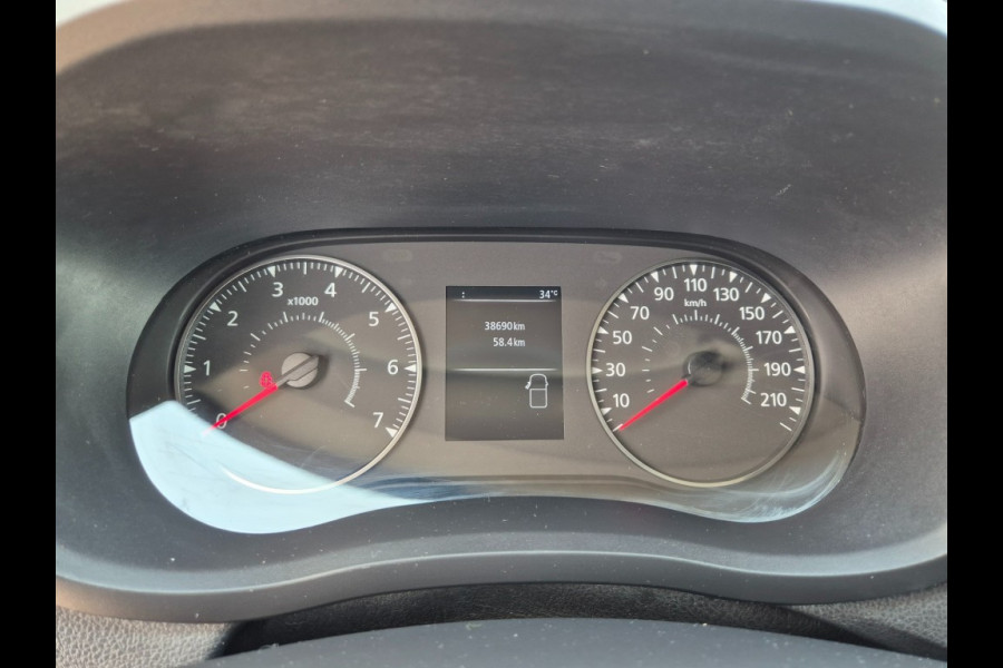 Renault Master T 35 2,3 dCi 135 Pk Euro 6 L2H2 38.690 Km Trekhaak PDC 3 Zits