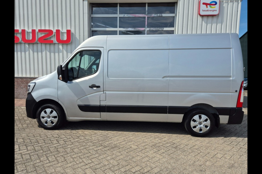 Renault Master T 35 2,3 dCi 135 Pk Euro 6 L2H2 38.690 Km Trekhaak PDC 3 Zits