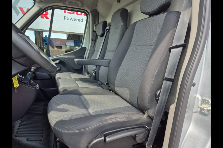 Renault Master T 35 2,3 dCi 135 Pk Euro 6 L2H2 38.690 Km Trekhaak PDC 3 Zits