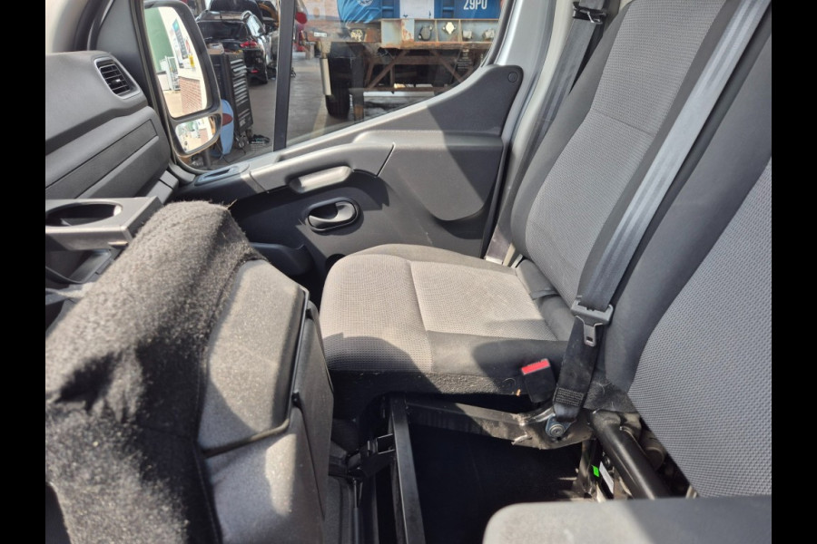 Renault Master T 35 2,3 dCi 135 Pk Euro 6 L2H2 38.690 Km Trekhaak PDC 3 Zits