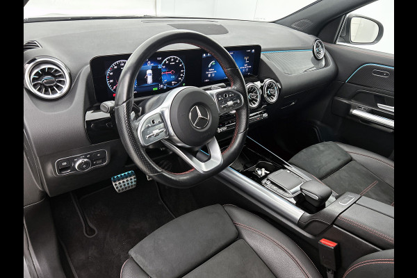 Mercedes-Benz GLA 250 e Business AMG Plug-In Hybride 5 spaaks lichtmetalen velgen | MBUX wide screen| Navigatie | elect bed. voorstoelen met memory | Trekhaak | parking support met camera | Inclusief 24 maanden Mercedes-Benz Certified garantie voor Europa.