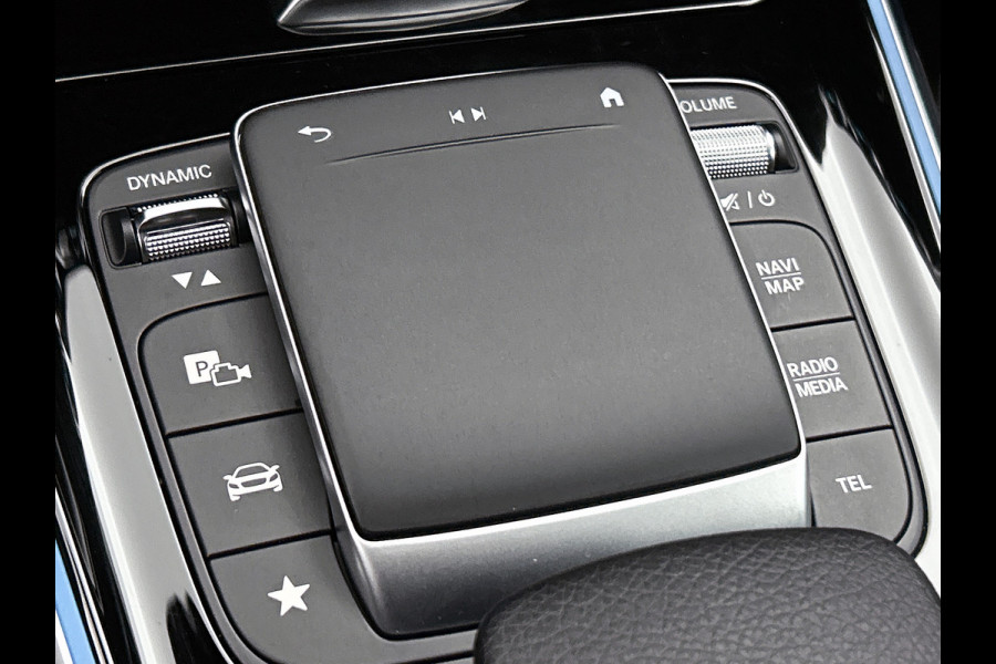 Mercedes-Benz GLA 250 e Business AMG Plug-In Hybride 5 spaaks lichtmetalen velgen | MBUX wide screen| Navigatie | elect bed. voorstoelen met memory | Trekhaak | parking support met camera | Inclusief 24 maanden Mercedes-Benz Certified garantie voor Europa.