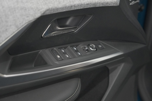 Peugeot 5008 1.2 Hybrid 136 GT 7p | 360 Camera | Panoramadak | Elektrische Kofferklep | Winterpakket