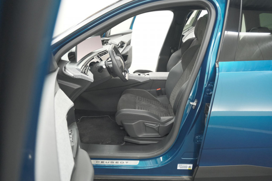 Peugeot 5008 1.2 Hybrid 136 GT 7p | 360 Camera | Panoramadak | Elektrische Kofferklep | Winterpakket