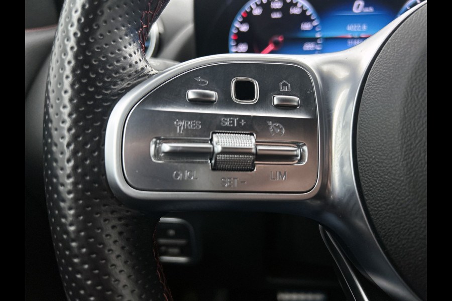 Mercedes-Benz GLA 250 e Business AMG Plug-In Hybride 5 spaaks lichtmetalen velgen | MBUX wide screen| Navigatie | elect bed. voorstoelen met memory | Trekhaak | parking support met camera | Inclusief 24 maanden Mercedes-Benz Certified garantie voor Europa.