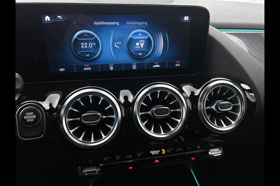 Mercedes-Benz GLA 250 e Business AMG Plug-In Hybride 5 spaaks lichtmetalen velgen | MBUX wide screen| Navigatie | elect bed. voorstoelen met memory | Trekhaak | parking support met camera | Inclusief 24 maanden Mercedes-Benz Certified garantie voor Europa.