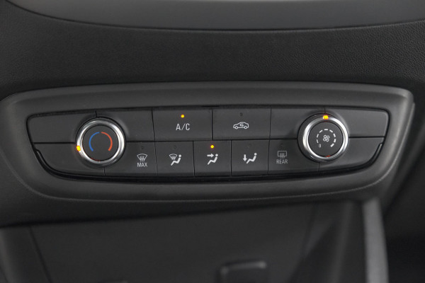 Opel Crossland X 1.2 Turbo 110 Online Edition | Trekhaak | Apple Carplay | Cruise Control | 16 Inch Lichtmetalen Velgen