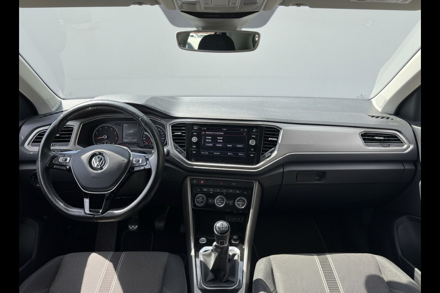 Volkswagen T-Roc TSI 115PK STYLE BUSINESS CAMERA/CARPLAY/STUURVERW./ELEKTR.KLEP