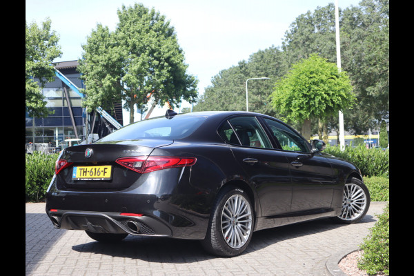 Alfa Romeo Giulia 2.0T Super Adaptive CC / Navi/ Camera /Pdc / Carplay /Stoel/Stuurverw / Automaat Gechipt
