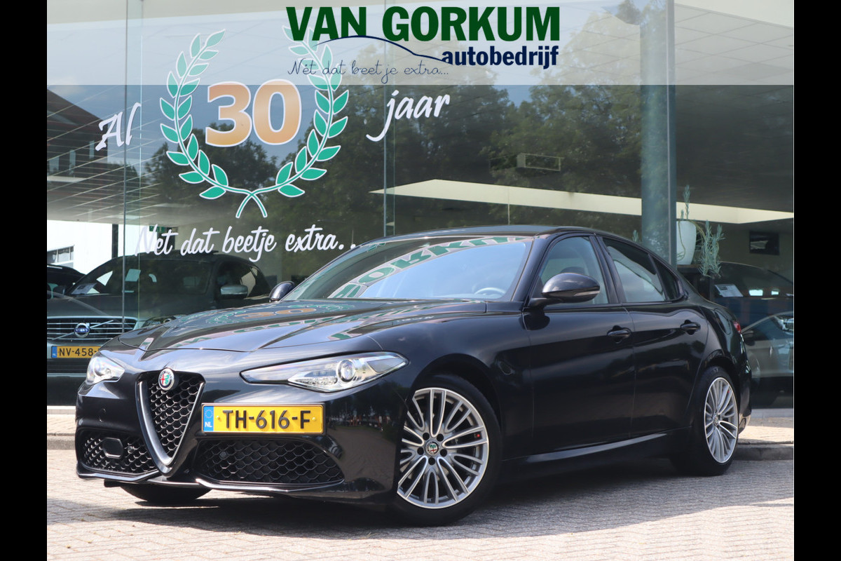 Alfa Romeo Giulia 2.0T Super Adaptive CC / Navi/ Camera /Pdc / Carplay /Stoel/Stuurverw / Automaat Gechipt