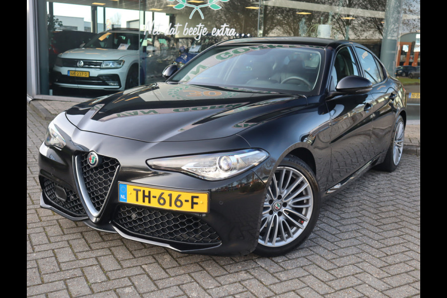Alfa Romeo Giulia 2.0T Super Adaptive CC / Navi/ Camera /Pdc / Carplay /Stoel/Stuurverw / Automaat Gechipt