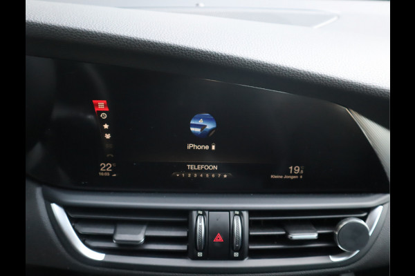 Alfa Romeo Giulia 2.0T Super Adaptive CC / Navi/ Camera /Pdc / Carplay /Stoel/Stuurverw / Automaat Gechipt