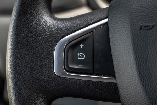 Renault Master 2.3dCi | Bakwagen met Laadklep | LED | Carplay | Camera | Cruise
