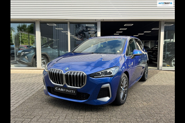 BMW 2 Serie Active Tourer 225e xDrive M SPORT | Navigatie | Cruise | Leder | Camera | Clima | 18".