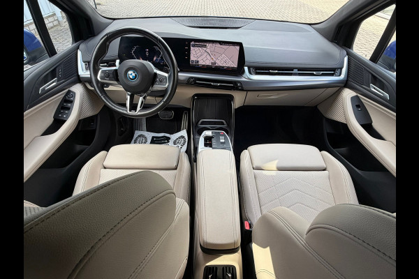 BMW 2 Serie Active Tourer 225e xDrive M SPORT | Navigatie | Cruise | Leder | Camera | Clima | 18".