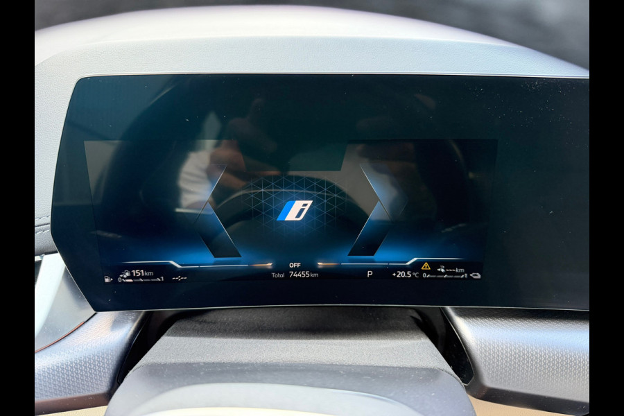 BMW 2 Serie Active Tourer 225e xDrive M SPORT | Navigatie | Cruise | Leder | Camera | Clima | 18".
