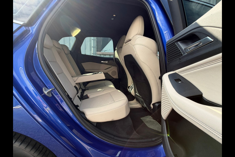 BMW 2 Serie Active Tourer 225e xDrive M SPORT | Navigatie | Cruise | Leder | Camera | Clima | 18".
