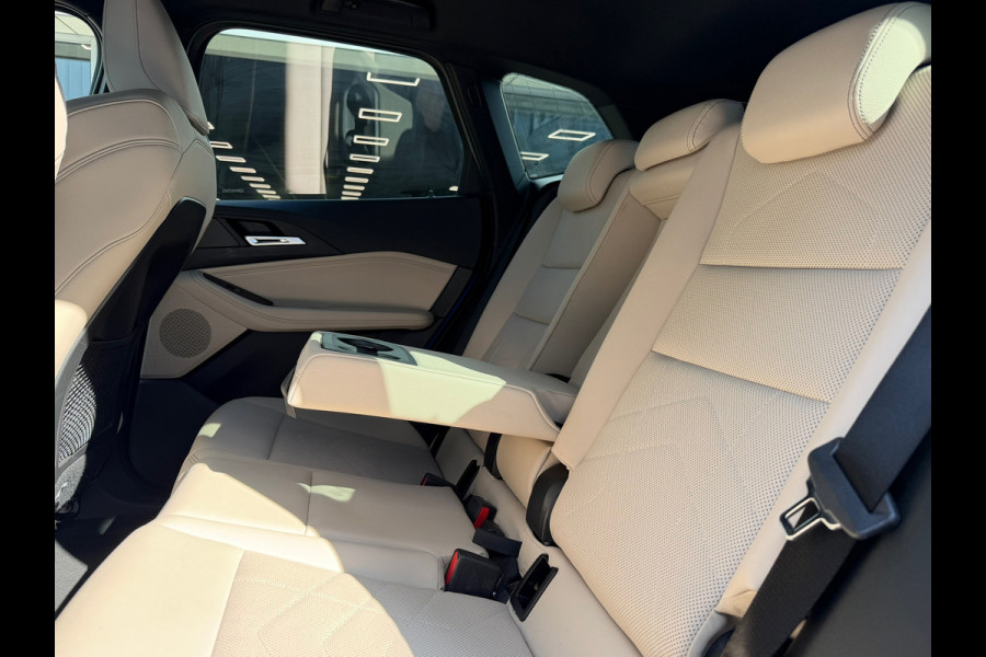 BMW 2 Serie Active Tourer 225e xDrive M SPORT | Navigatie | Cruise | Leder | Camera | Clima | 18".