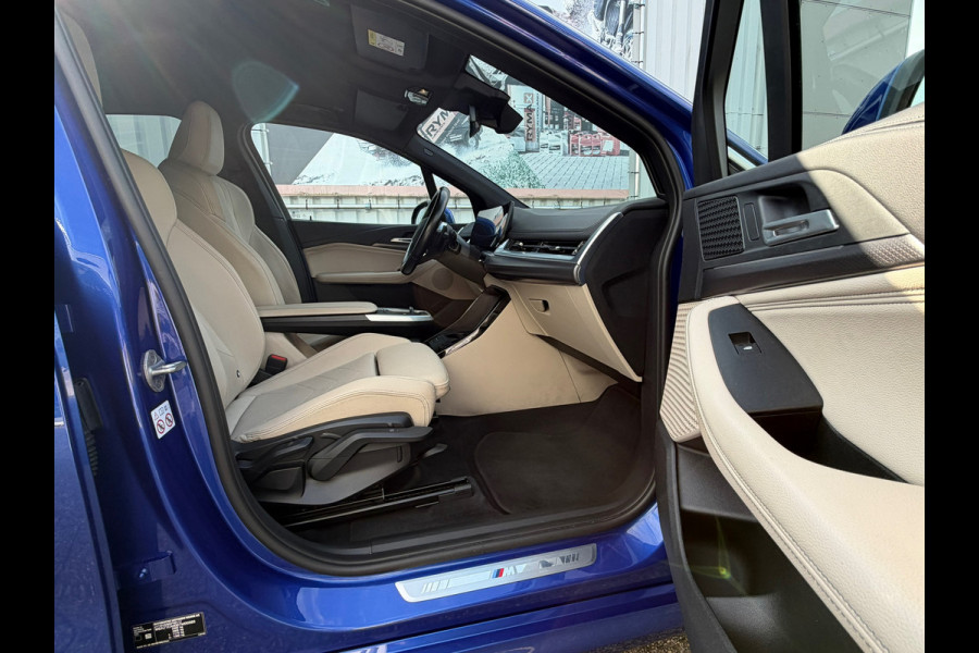 BMW 2 Serie Active Tourer 225e xDrive M SPORT | Navigatie | Cruise | Leder | Camera | Clima | 18".