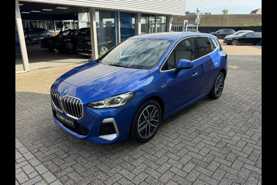 BMW 2 Serie Active Tourer 225e xDrive M SPORT | Navigatie | Cruise | Leder | Camera | Clima | 18".