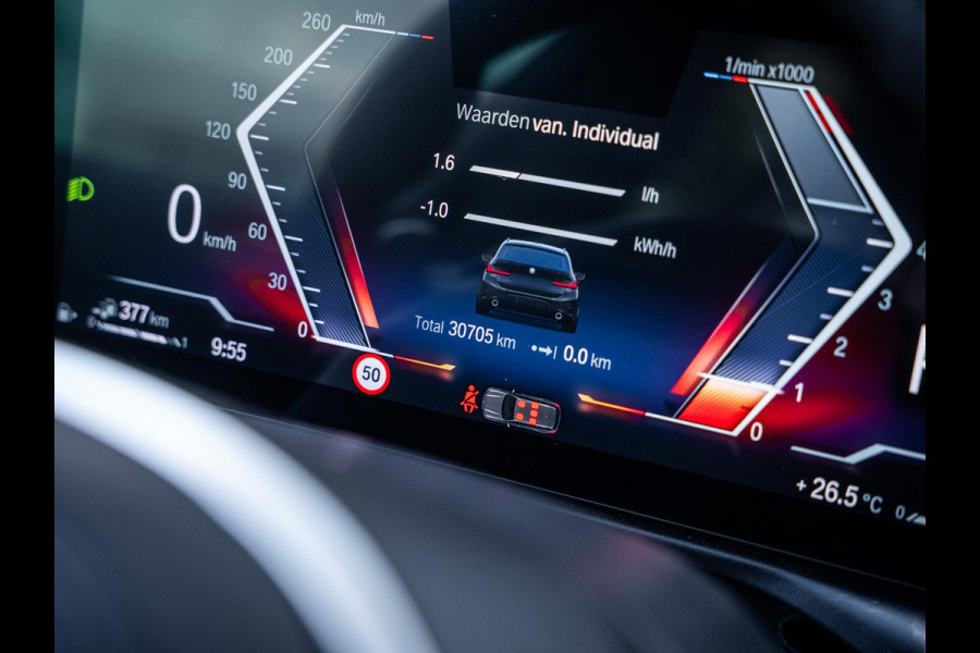 BMW 3 Serie Touring 330e xDrive M-Sport l LCI l HUD l Carbon l Pano l Trekhaak l Memory