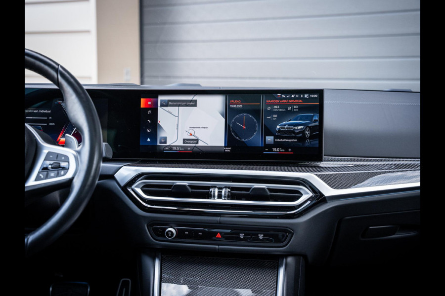 BMW 3 Serie Touring 330e xDrive M-Sport l LCI l HUD l Carbon l Pano l Trekhaak l Memory
