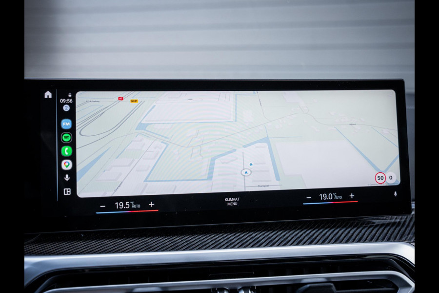 BMW 3 Serie Touring 330e xDrive M-Sport l LCI l HUD l Carbon l Pano l Trekhaak l Memory