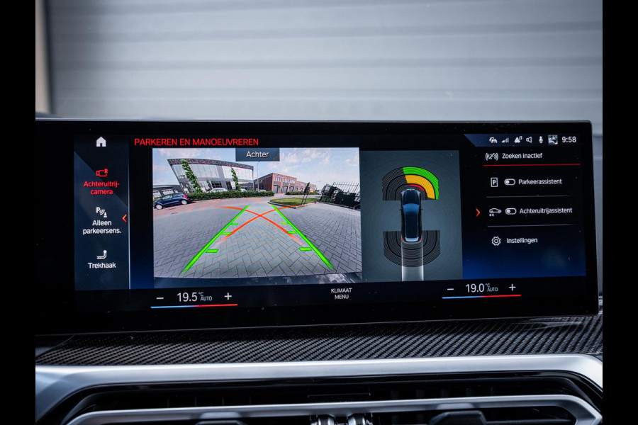 BMW 3 Serie Touring 330e xDrive M-Sport l LCI l HUD l Carbon l Pano l Trekhaak l Memory
