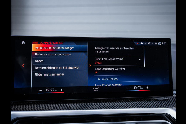 BMW 3 Serie Touring 330e xDrive M-Sport l LCI l HUD l Carbon l Pano l Trekhaak l Memory