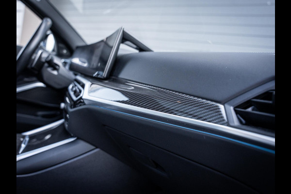 BMW 3 Serie Touring 330e xDrive M-Sport l LCI l HUD l Carbon l Pano l Trekhaak l Memory