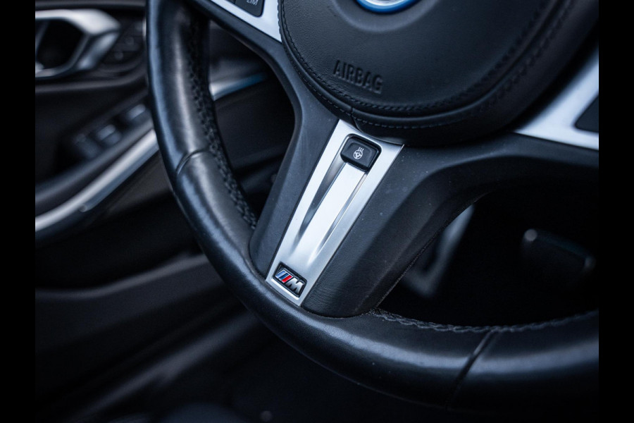 BMW 3 Serie Touring 330e xDrive M-Sport l LCI l HUD l Carbon l Pano l Trekhaak l Memory