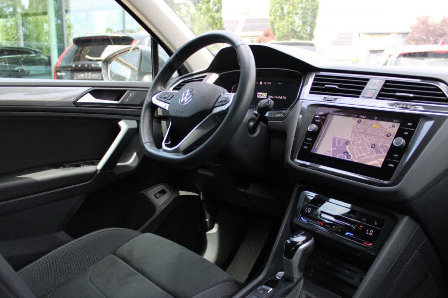 Volkswagen Tiguan 1.5 TSI Life Business | Trekhaak | Origin NL | Adaptieve cruise | Winterpack