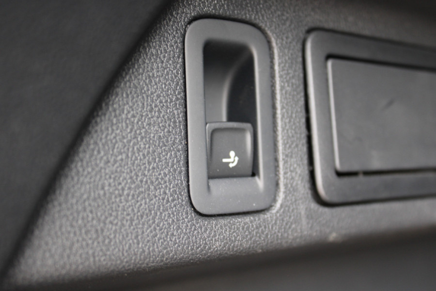 Volkswagen Tiguan 1.5 TSI Life Business | Trekhaak | Origin NL | Adaptieve cruise | Winterpack
