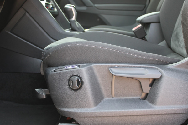 Volkswagen Tiguan 1.5 TSI Life Business | Trekhaak | Origin NL | Adaptieve cruise | Winterpack
