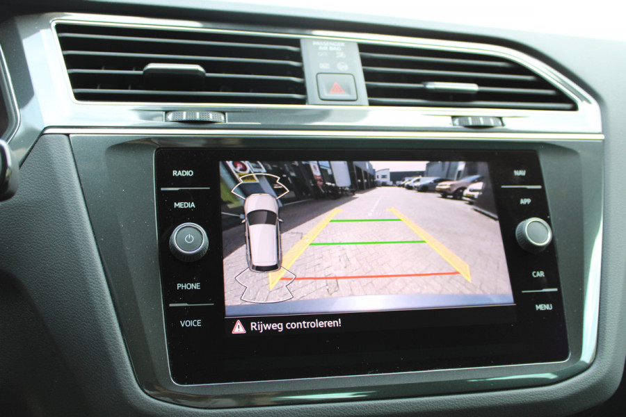 Volkswagen Tiguan 1.5 TSI Life Business | Trekhaak | Origin NL | Adaptieve cruise | Winterpack