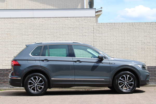 Volkswagen Tiguan 1.5 TSI Life Business | Trekhaak | Origin NL | Adaptieve cruise | Winterpack