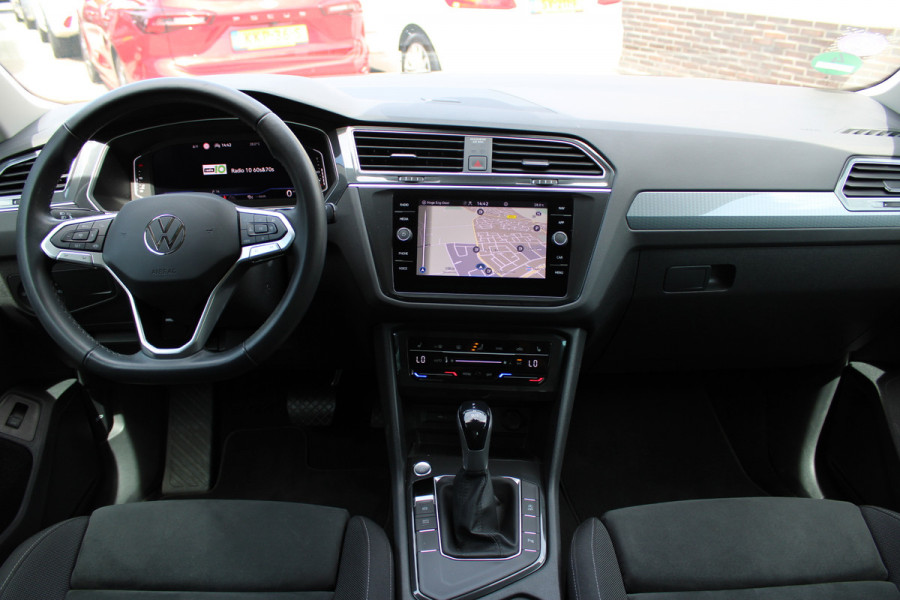 Volkswagen Tiguan 1.5 TSI Life Business | Trekhaak | Origin NL | Adaptieve cruise | Winterpack