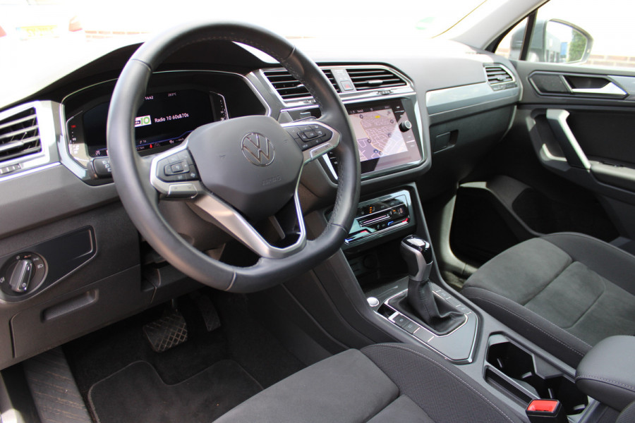 Volkswagen Tiguan 1.5 TSI Life Business | Trekhaak | Origin NL | Adaptieve cruise | Winterpack