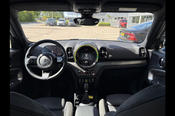 MINI Countryman 1.5 Cooper S E ALL4 Chili PHEV | Panoramadak | Leder | Stoelverwarming | Achteruitrijcamera | Winterset
