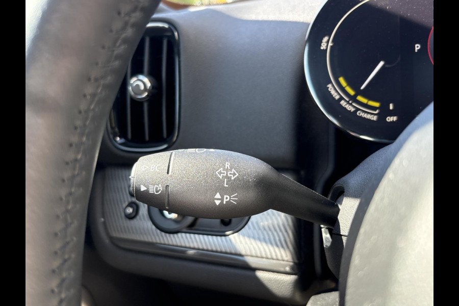 MINI Countryman 1.5 Cooper S E ALL4 Chili PHEV | Panoramadak | Leder | Stoelverwarming | Achteruitrijcamera | Winterset