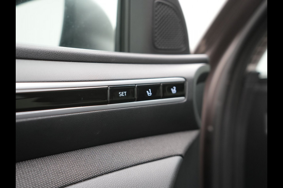 Hyundai Tucson 1.6 T-GDI Premium Sky 4WD PHEV 265pk Dealer O.H | Trekhaak | Panodak | Adaptive Cruise | 360 Camera | Lederen Sportstoelen Memory & Ventilatie | Blis | Apple Carplay | Krell Audio | Pilot Assist | Stuur & Stoelen Verwarmd | Navigatie | Virtual | DAB | 19"L.M | Plug In Hybrid |