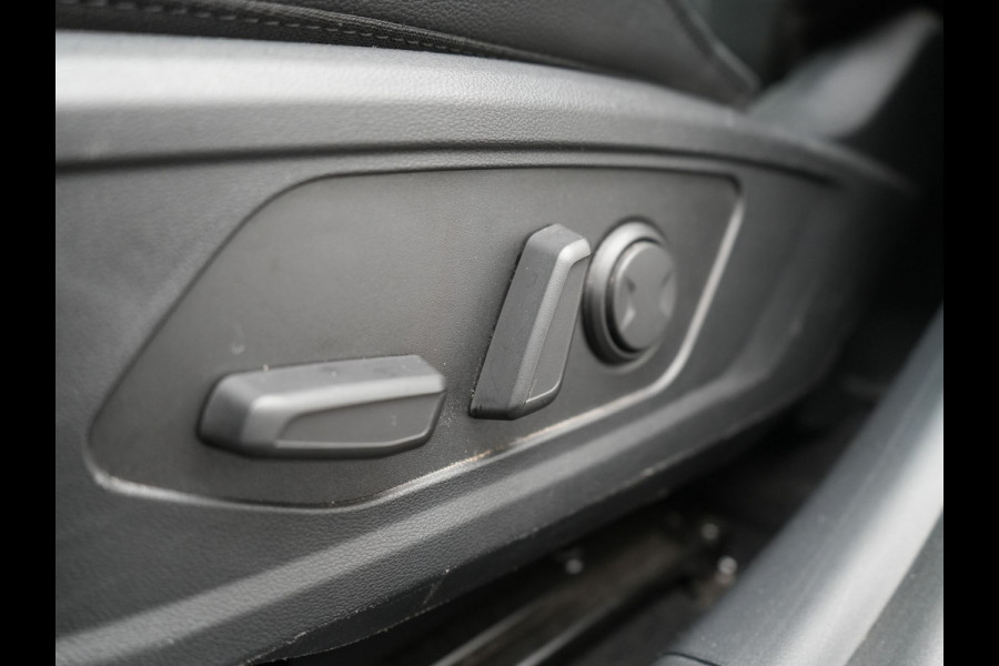Hyundai Tucson 1.6 T-GDI Premium Sky 4WD PHEV 265pk Dealer O.H | Trekhaak | Panodak | Adaptive Cruise | 360 Camera | Lederen Sportstoelen Memory & Ventilatie | Blis | Apple Carplay | Krell Audio | Pilot Assist | Stuur & Stoelen Verwarmd | Navigatie | Virtual | DAB | 19"L.M | Plug In Hybrid |
