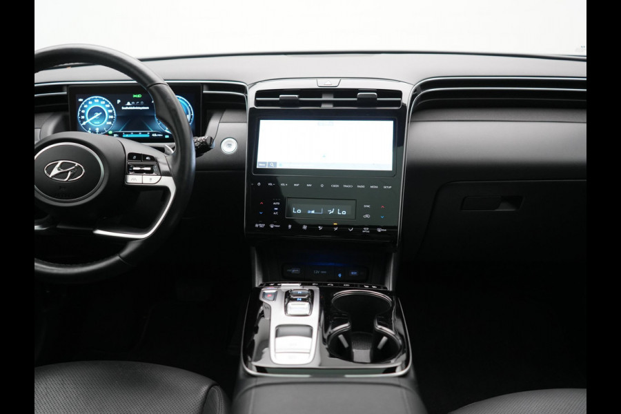 Hyundai Tucson 1.6 T-GDI Premium Sky 4WD PHEV 265pk Dealer O.H | Trekhaak | Panodak | Adaptive Cruise | 360 Camera | Lederen Sportstoelen Memory & Ventilatie | Blis | Apple Carplay | Krell Audio | Pilot Assist | Stuur & Stoelen Verwarmd | Navigatie | Virtual | DAB | 19"L.M | Plug In Hybrid |