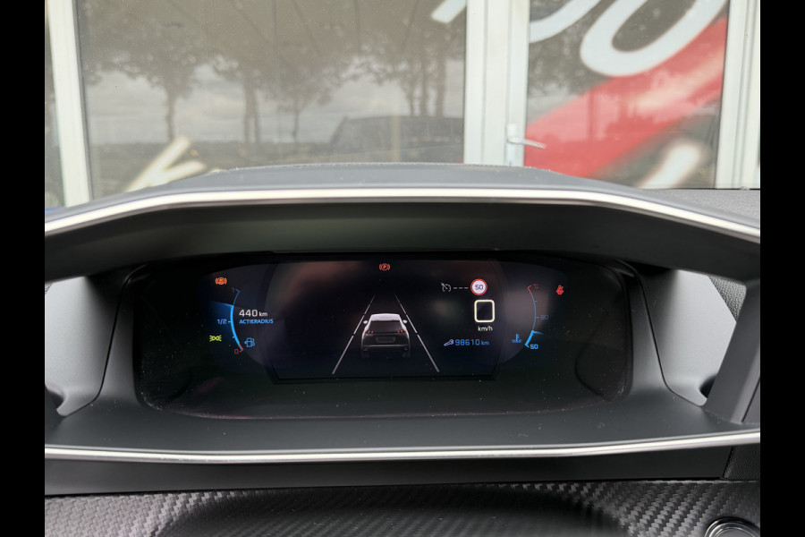Peugeot 2008 1.2 PureTech GT / Carplay / Camera / Sensoren V+A / 17'' LM /