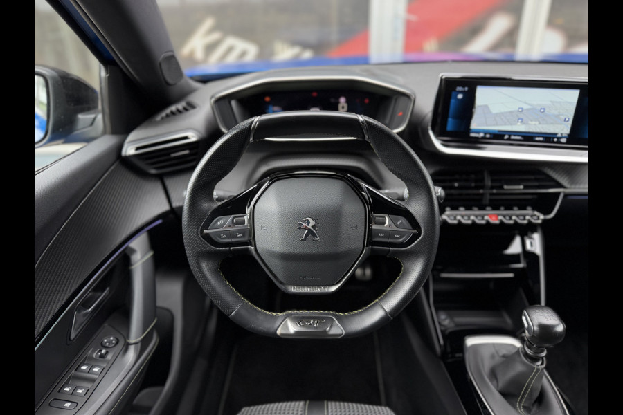 Peugeot 2008 1.2 PureTech GT / Carplay / Camera / Sensoren V+A / 17'' LM /