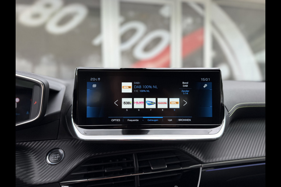 Peugeot 2008 1.2 PureTech GT / Carplay / Camera / Sensoren V+A / 17'' LM /