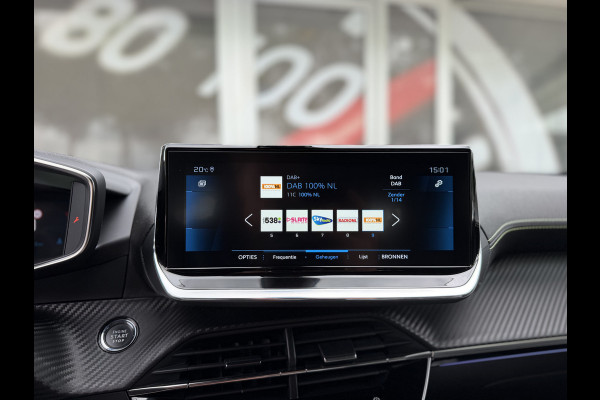 Peugeot 2008 1.2 PureTech GT / Carplay / Camera / Sensoren V+A / 17'' LM /